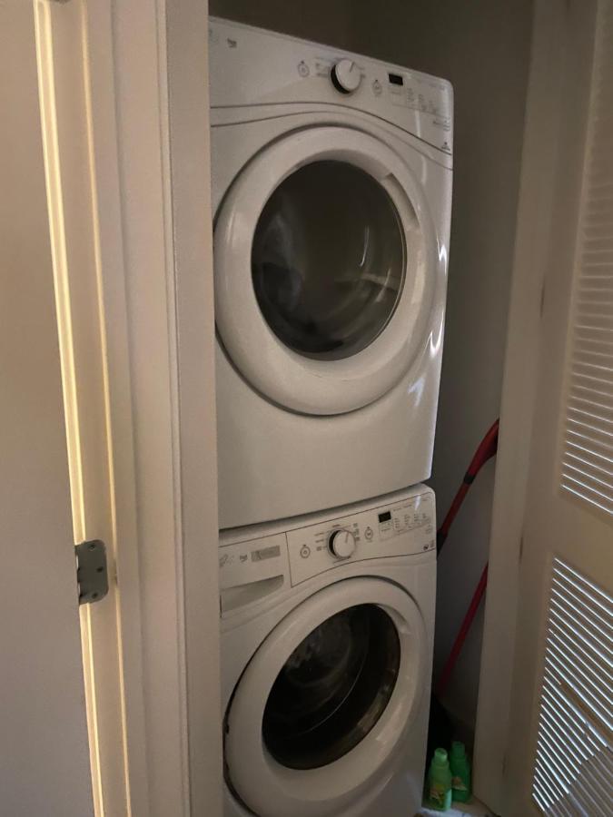 Luxurious 1Br Uptown Highrise/ Balcony With City View! Charlotte Luaran gambar