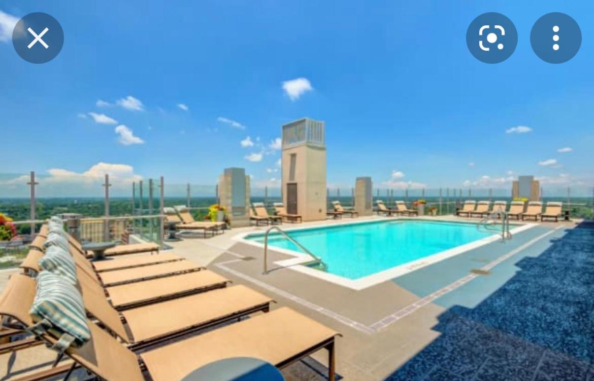 Luxurious 1Br Uptown Highrise/ Balcony With City View! Charlotte Luaran gambar